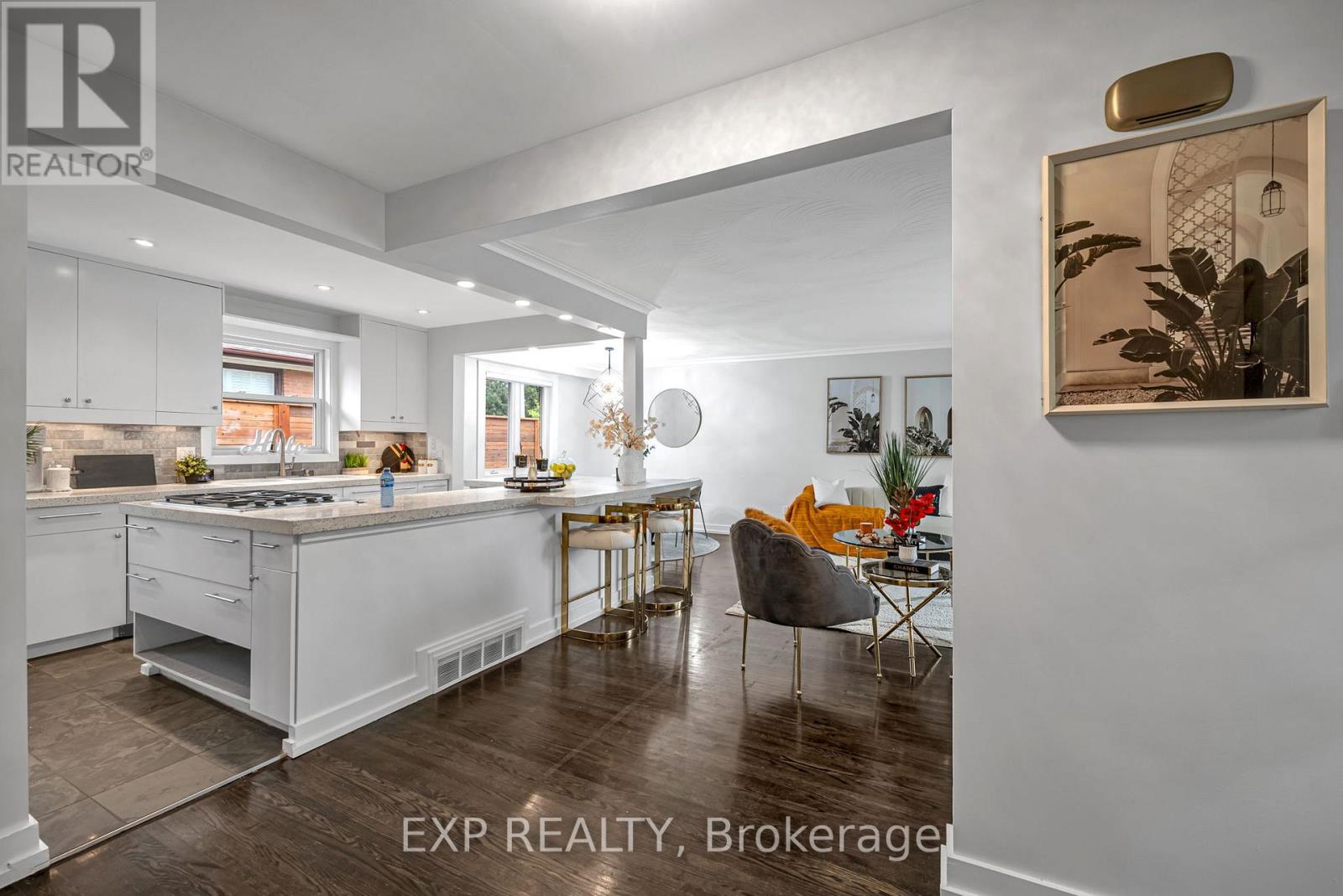 29 Newell Court, Toronto, Ontario  M9A 4T9 - Photo 11 - W12487120