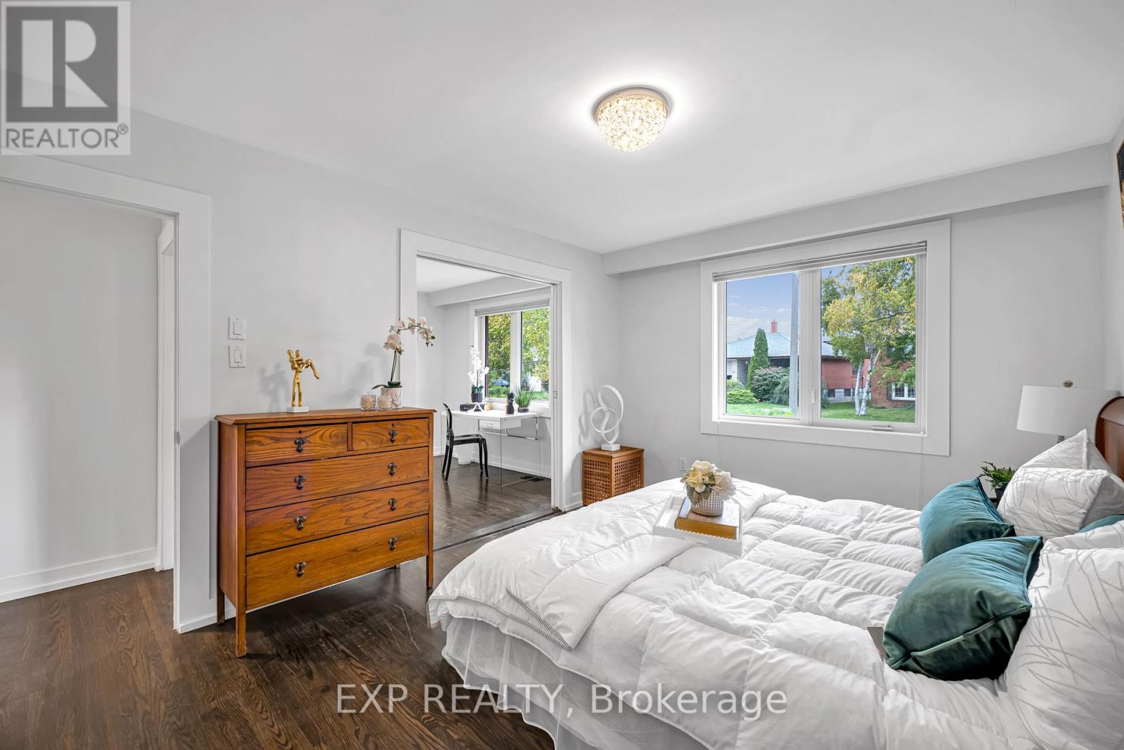 29 Newell Court, Toronto, Ontario  M9A 4T9 - Photo 16 - W12487120