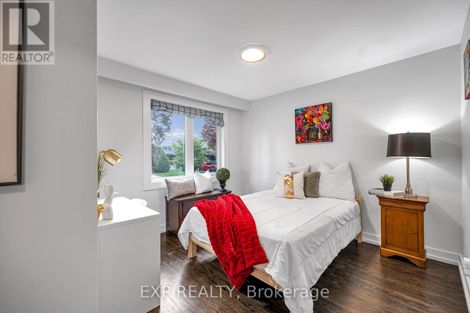 29 Newell Court, Toronto, Ontario  M9A 4T9 - Photo 17 - W12487120