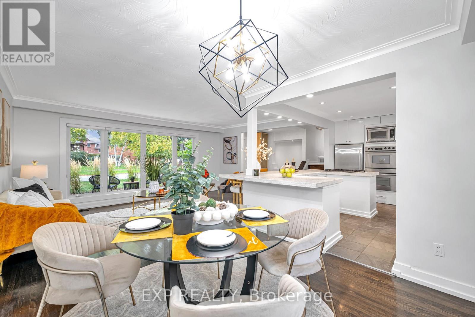 29 Newell Court, Toronto, Ontario  M9A 4T9 - Photo 2 - W12487120