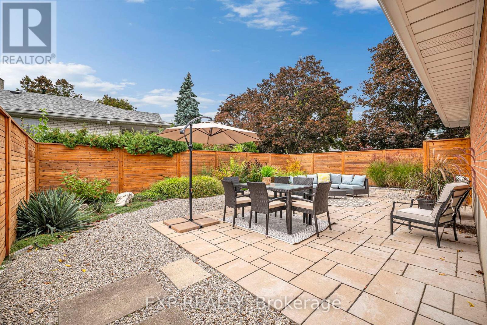 29 Newell Court, Toronto, Ontario  M9A 4T9 - Photo 33 - W12487120