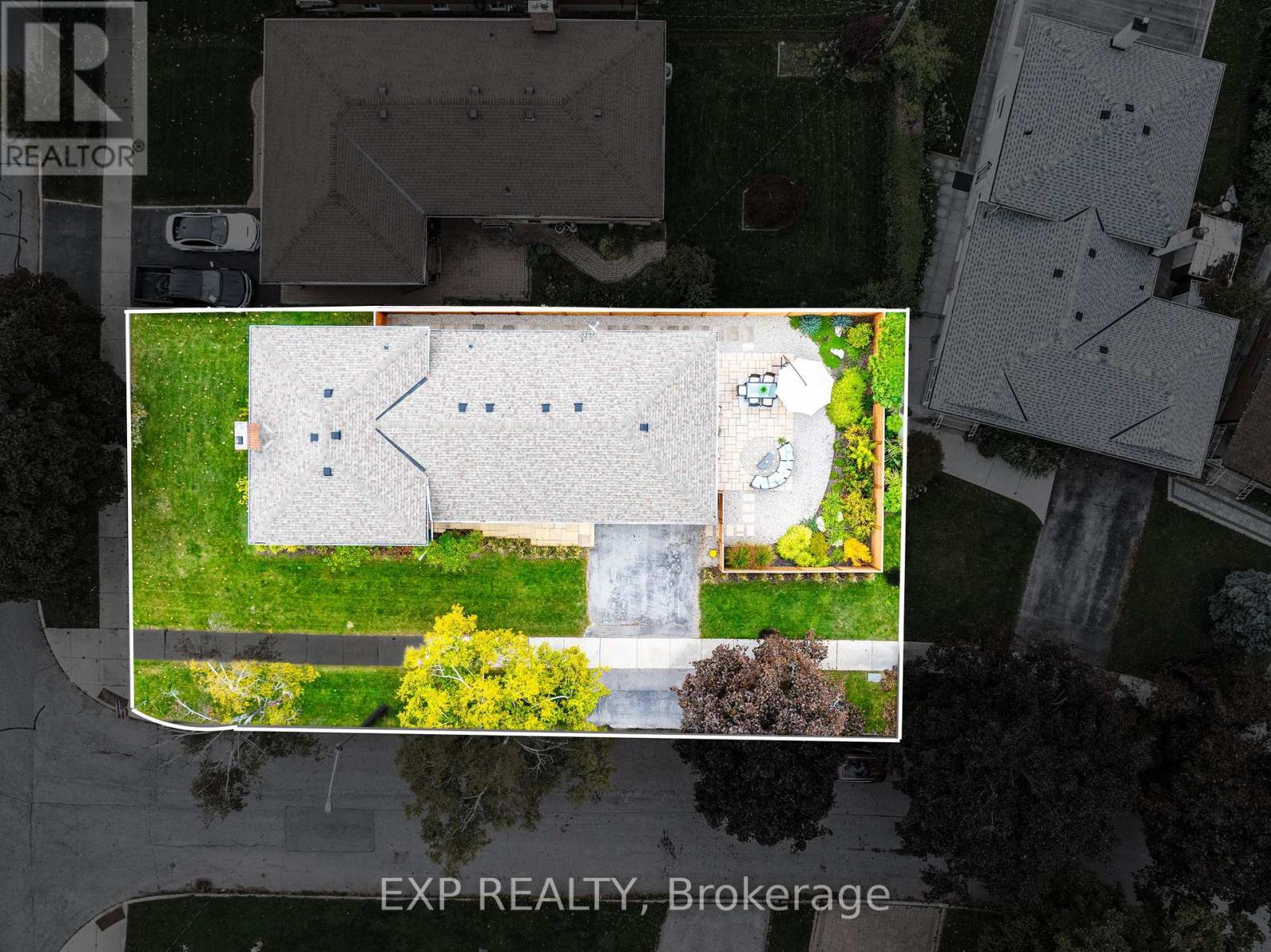 29 Newell Court, Toronto, Ontario  M9A 4T9 - Photo 37 - W12487120