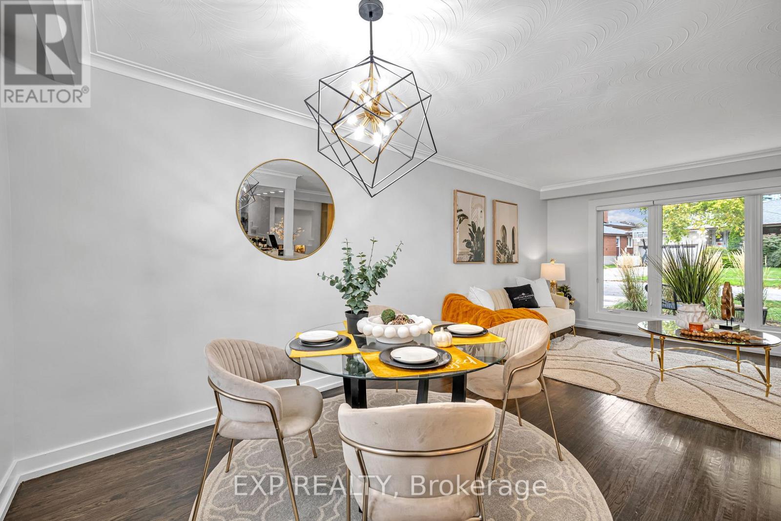 29 Newell Court, Toronto, Ontario  M9A 4T9 - Photo 8 - W12487120