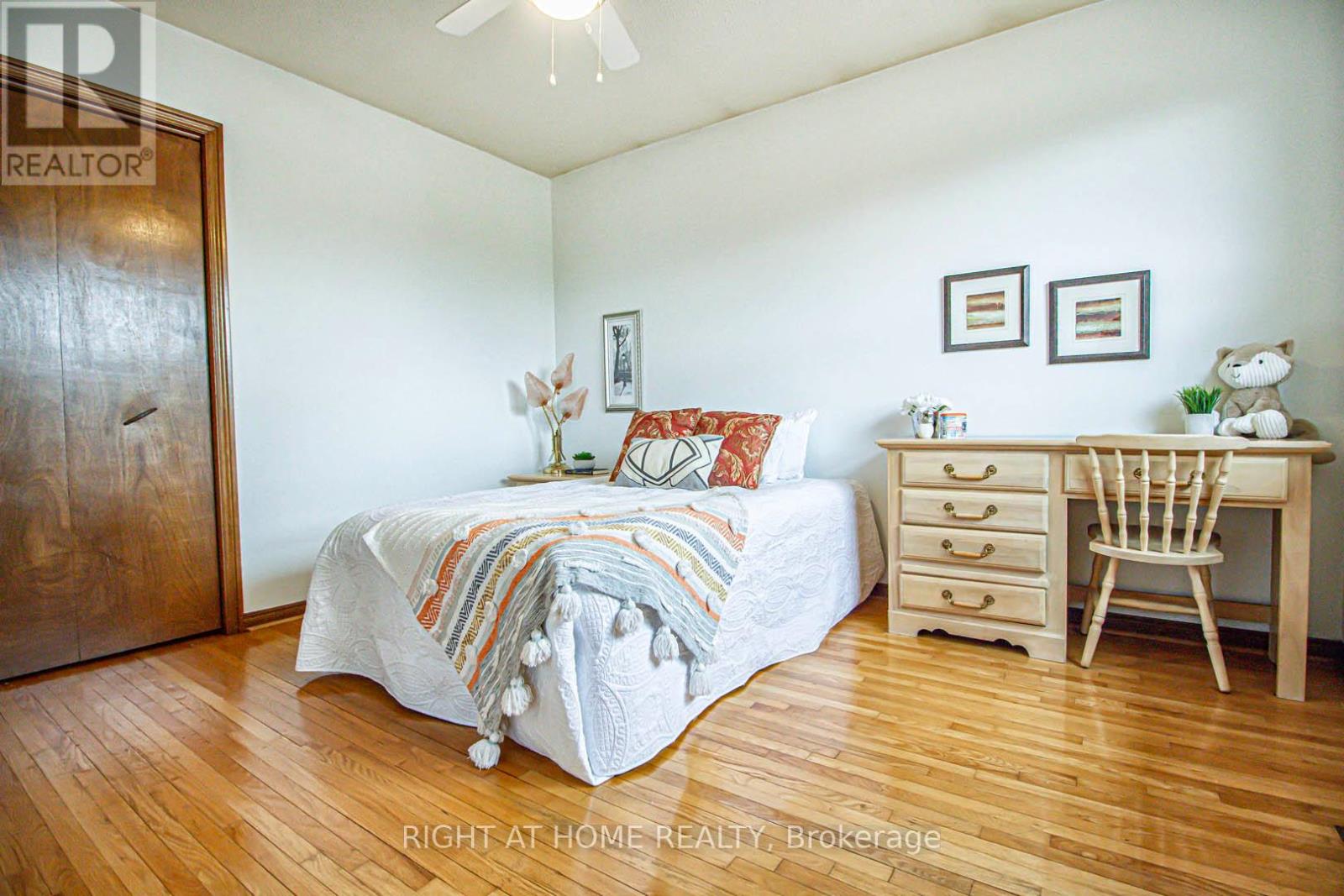 3070 Nawbrook Road, Mississauga, Ontario  L4X 2V5 - Photo 10 - W12487125