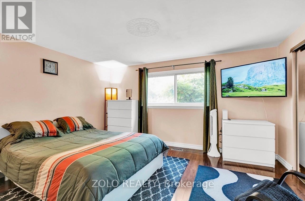 129 Folkstone Crescent, Brampton, Ontario  L6T 3M6 - Photo 12 - W12487131