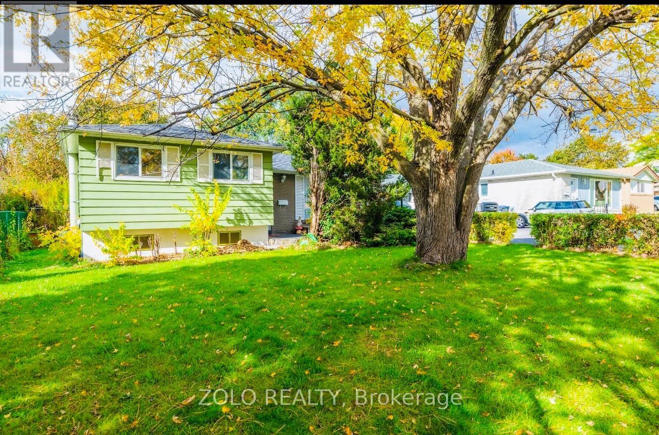 129 Folkstone Crescent, Brampton, Ontario  L6T 3M6 - Photo 2 - W12487131