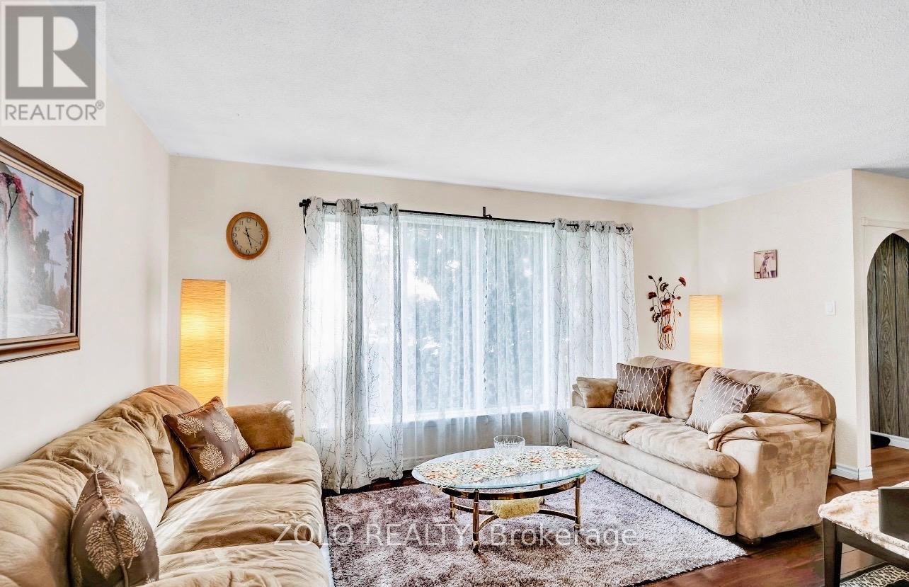 129 Folkstone Crescent, Brampton, Ontario  L6T 3M6 - Photo 6 - W12487131