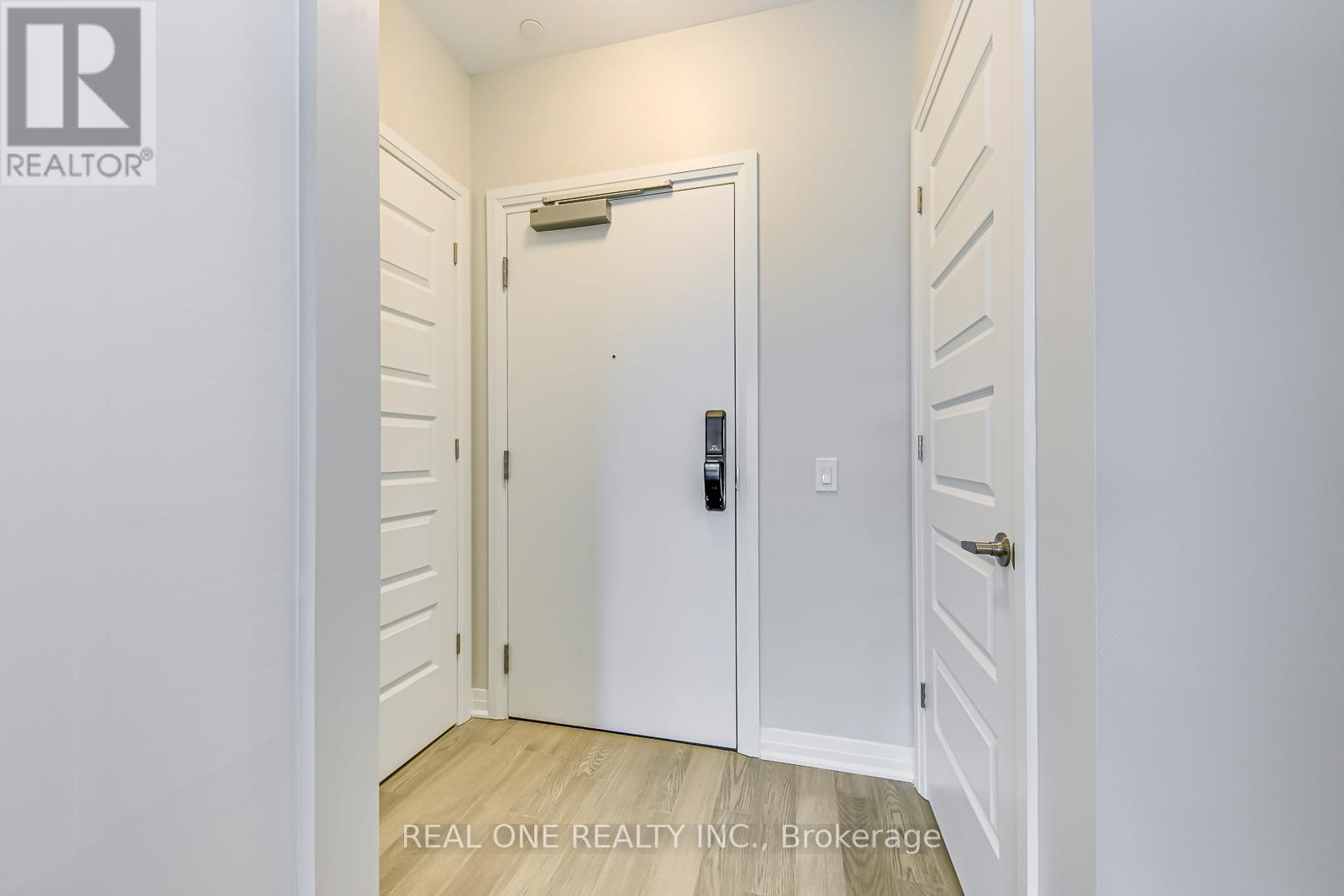 319 - 460 Gordon Krantz Avenue, Milton, Ontario  L9E 1Z2 - Photo 5 - W12487132