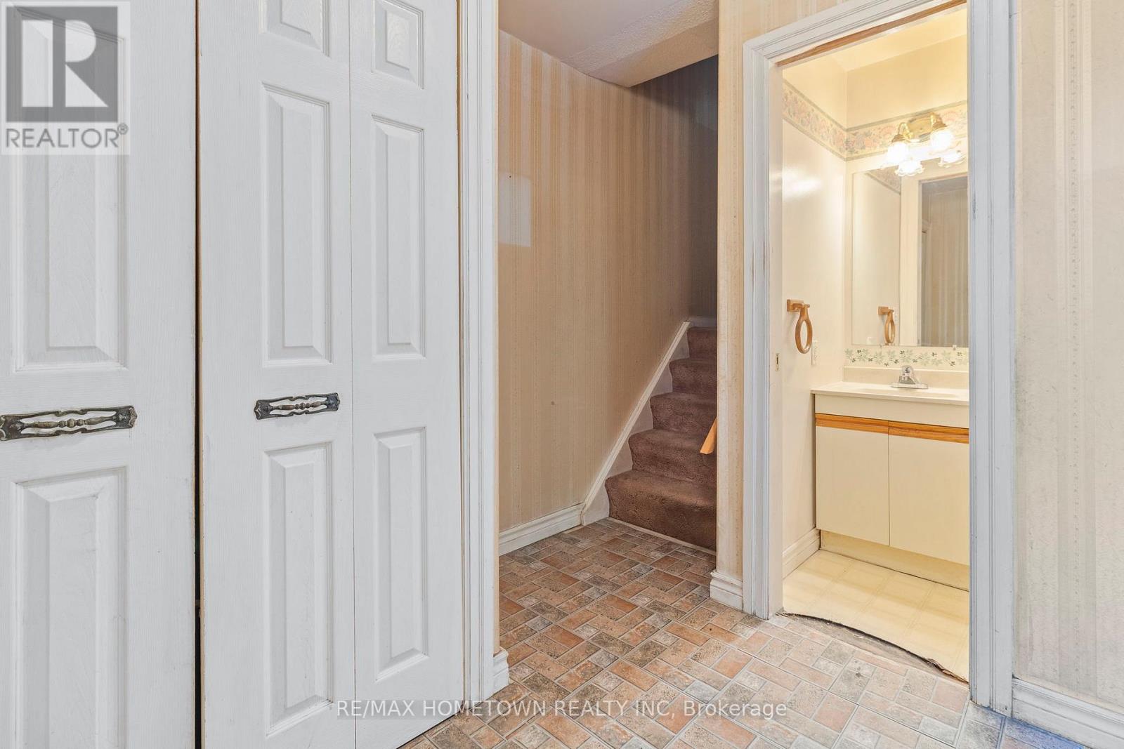 5 - 1293 Vista Drive, Brockville, Ontario  K6V 6G2 - Photo 4 - X12487186