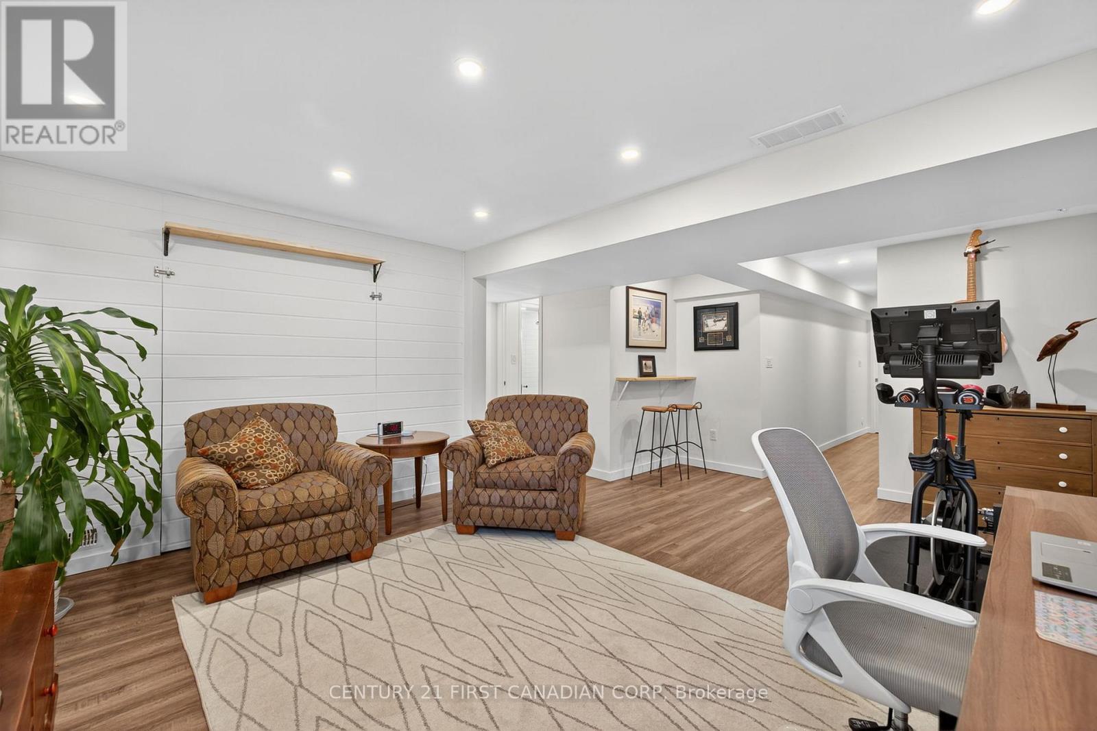 801 North Leaksdale Circle, London South, Ontario  N6M 1L9 - Photo 38 - X12487204