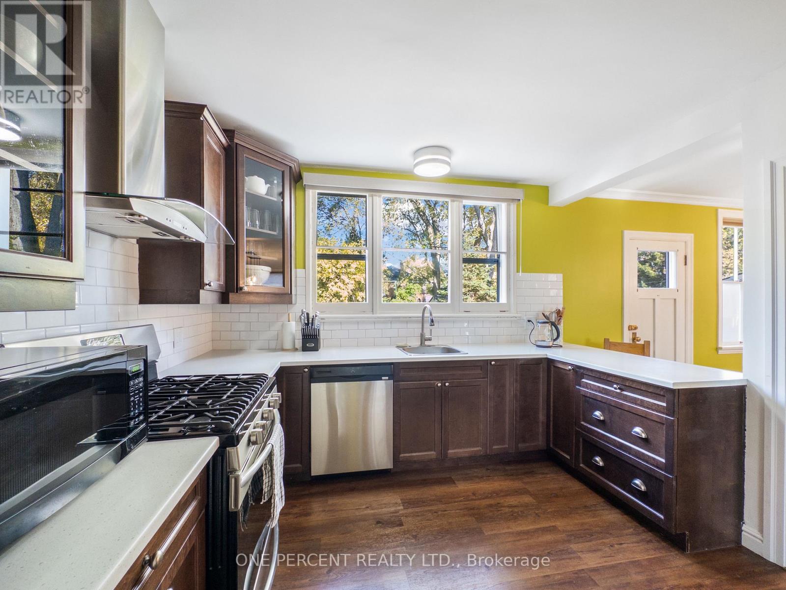 340 Bridge Street E, Belleville, Ontario  K8N 1P6 - Photo 11 - X12487127