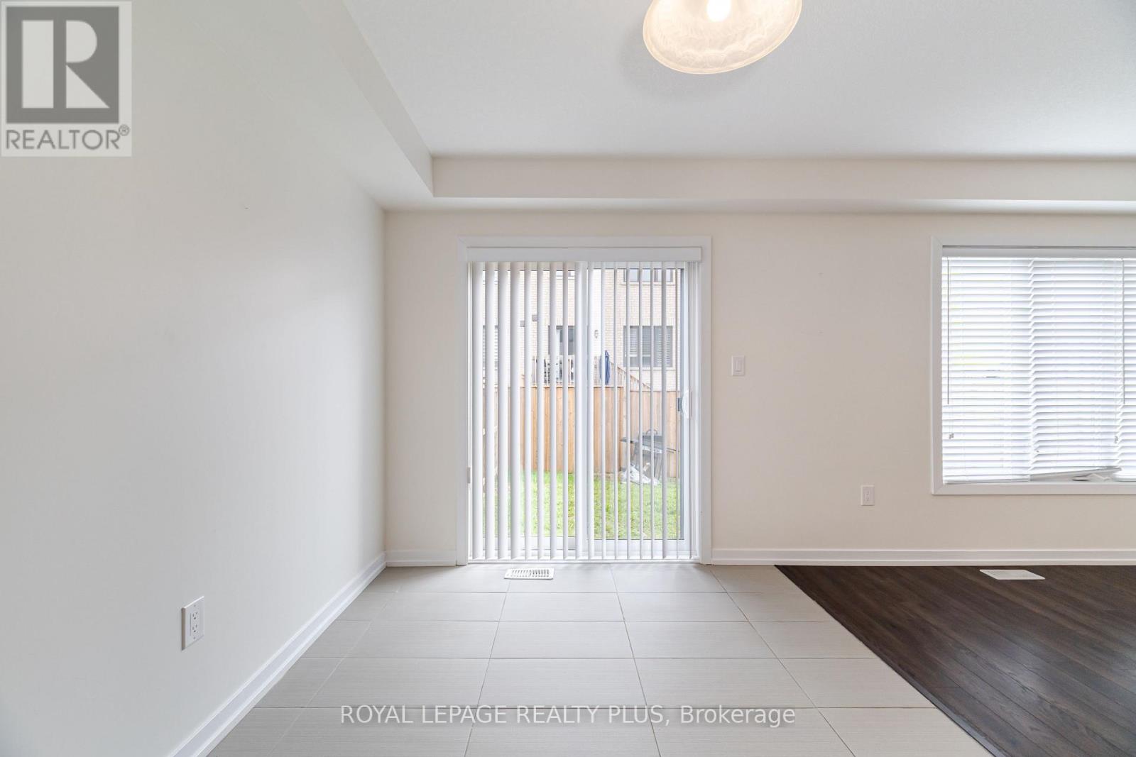 12 Pagebrook Crescent, Hamilton, Ontario  L8J 0K7 - Photo 11 - X12487143