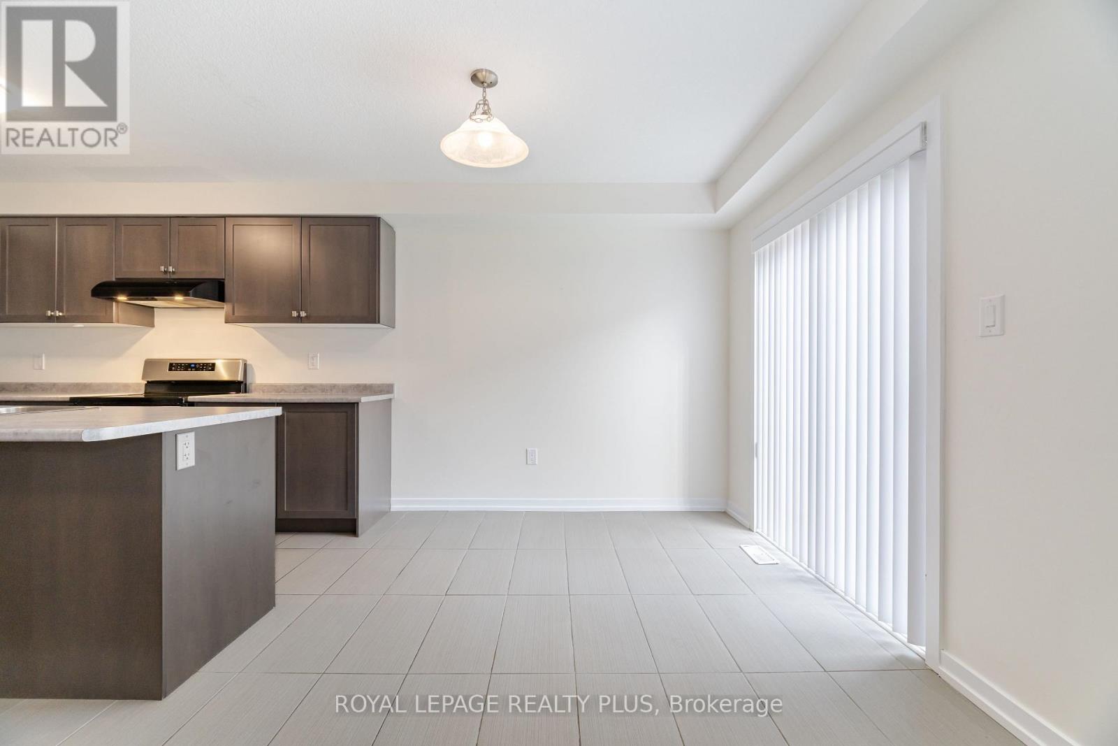 12 Pagebrook Crescent, Hamilton, Ontario  L8J 0K7 - Photo 12 - X12487143