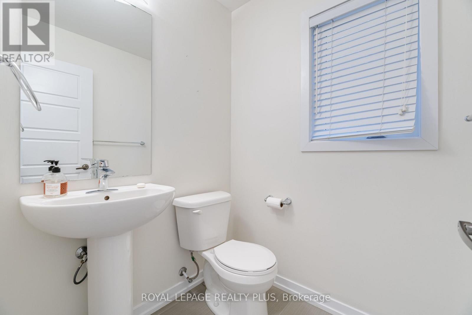 12 Pagebrook Crescent, Hamilton, Ontario  L8J 0K7 - Photo 19 - X12487143