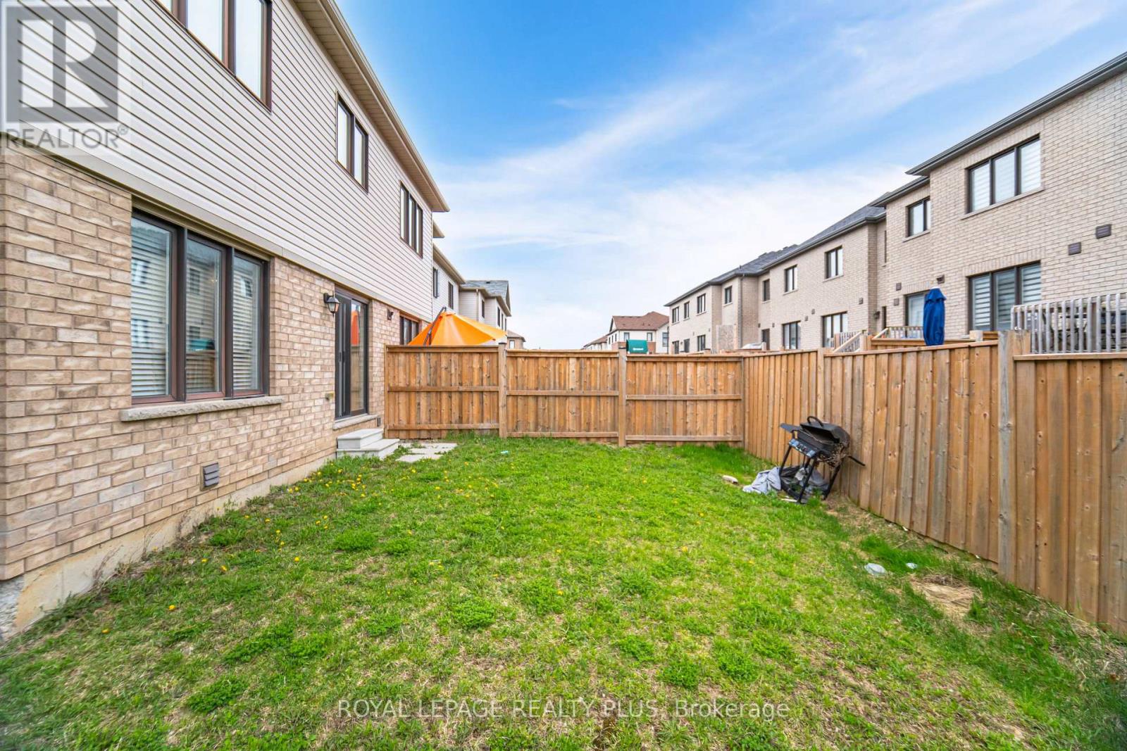 12 Pagebrook Crescent, Hamilton, Ontario  L8J 0K7 - Photo 35 - X12487143