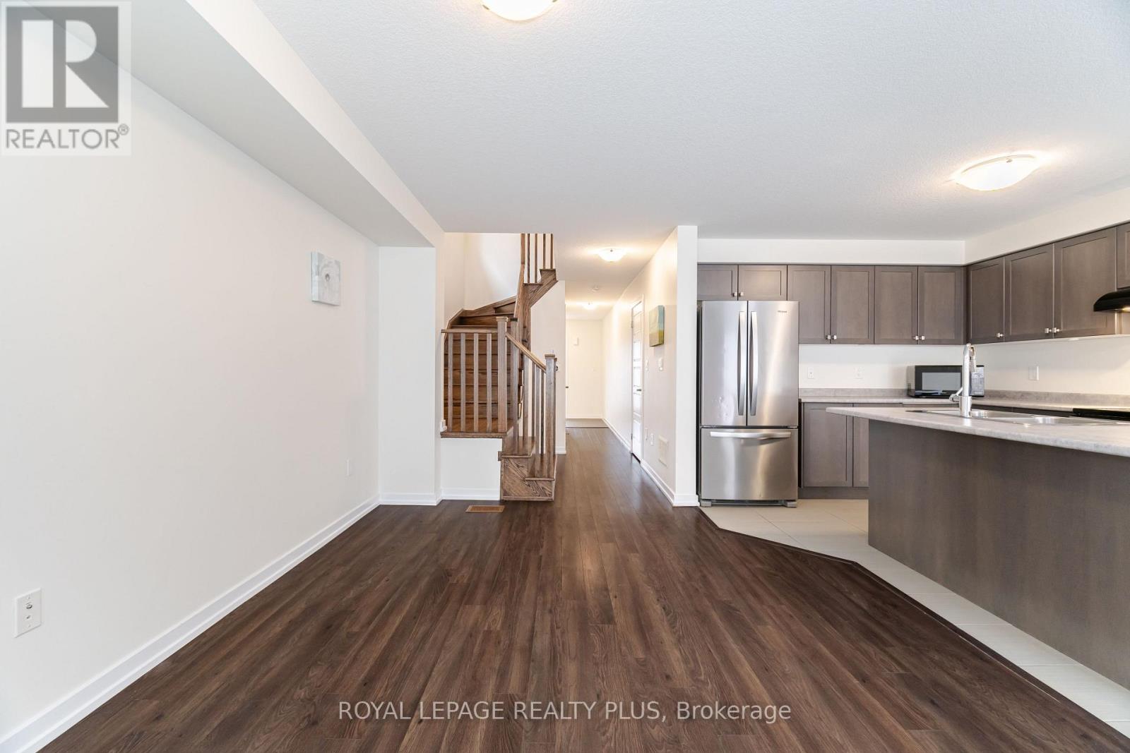 12 Pagebrook Crescent, Hamilton, Ontario  L8J 0K7 - Photo 7 - X12487143