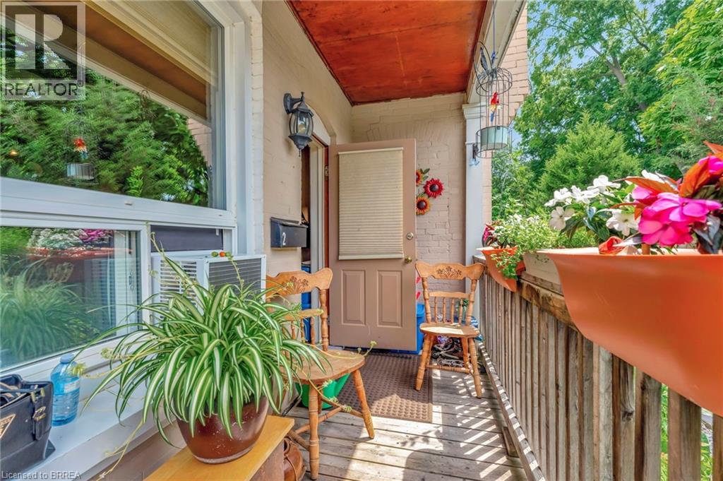 39 Port Street, Brantford, Ontario  N3S 1Y3 - Photo 3 - 40773653