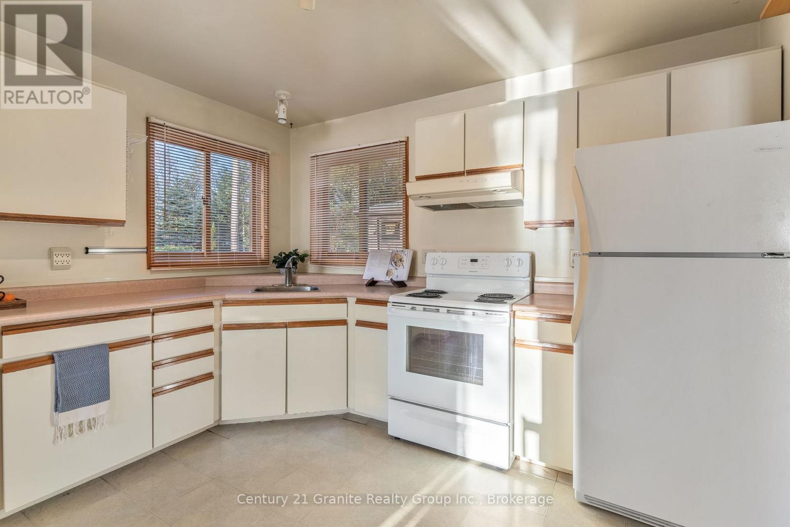 1070 Glamorgan Road, Highlands East, Ontario  K0M 1R0 - Photo 9 - X12487222