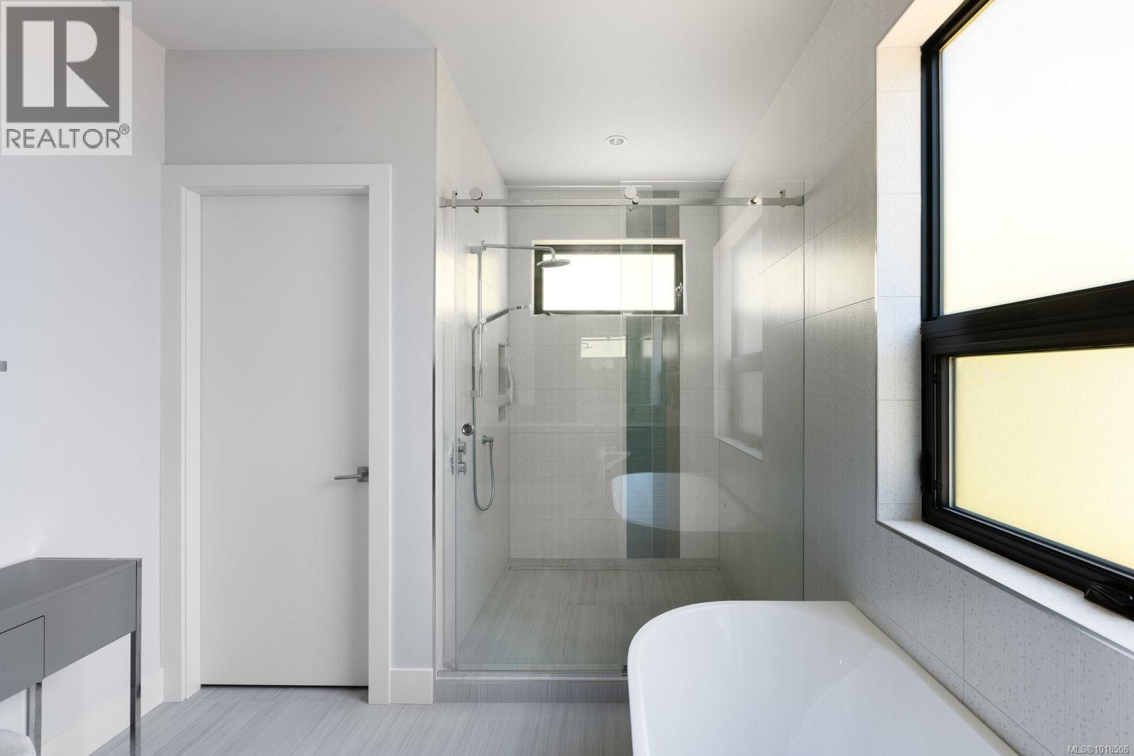 4673 Boulderwood Dr, Saanich, British Columbia  V8Y 2P8 - Photo 25 - 1018506