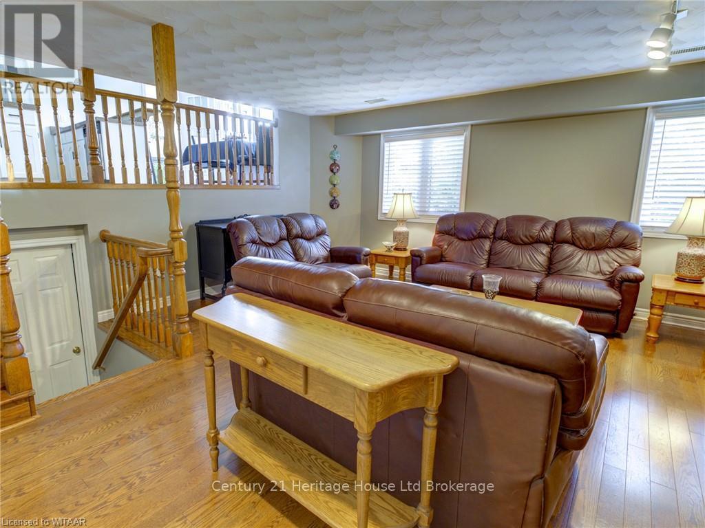10 Blackfoot Place, Woodstock (Woodstock - North), Ontario  N4T 1E2 - Photo 24 - X12487164