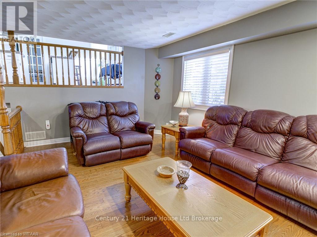 10 Blackfoot Place, Woodstock (Woodstock - North), Ontario  N4T 1E2 - Photo 25 - X12487164