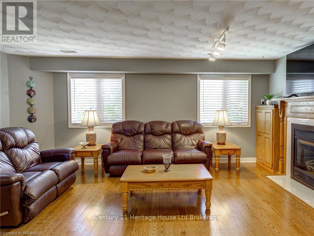 10 Blackfoot Place, Woodstock (Woodstock - North), Ontario  N4T 1E2 - Photo 28 - X12487164