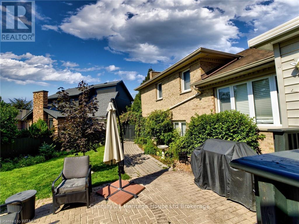 10 Blackfoot Place, Woodstock (Woodstock - North), Ontario  N4T 1E2 - Photo 33 - X12487164