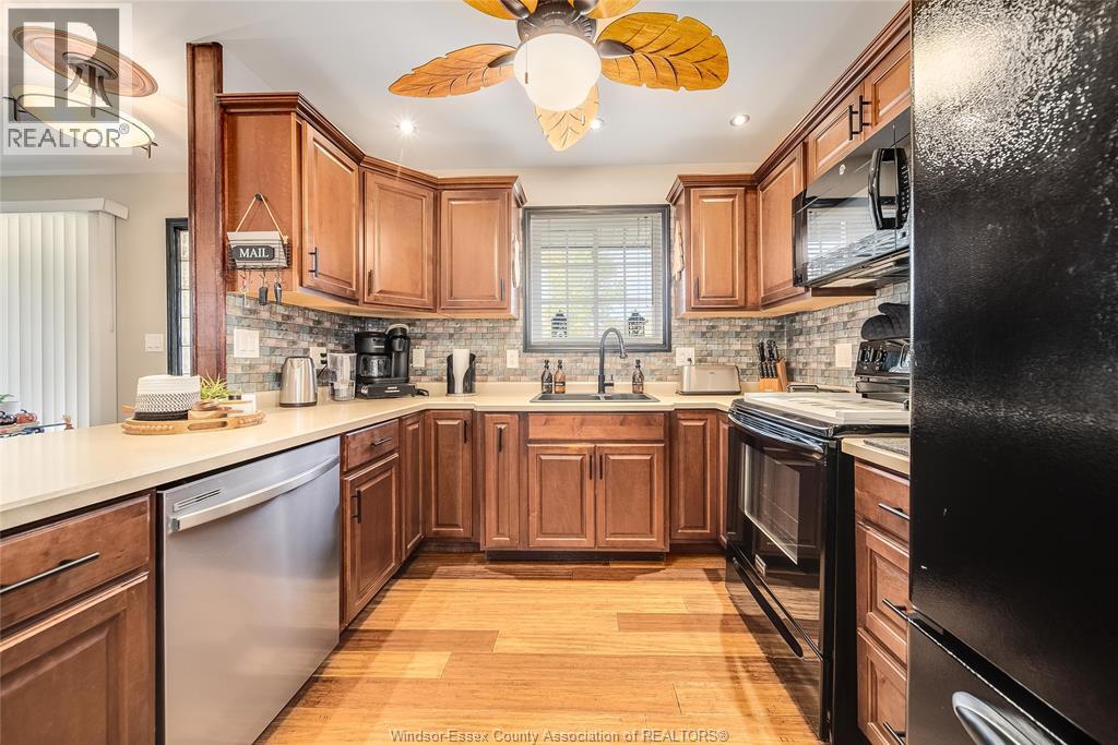 2706 Robert Road, Windsor, Ontario  N8W 5L9 - Photo 10 - 25026920