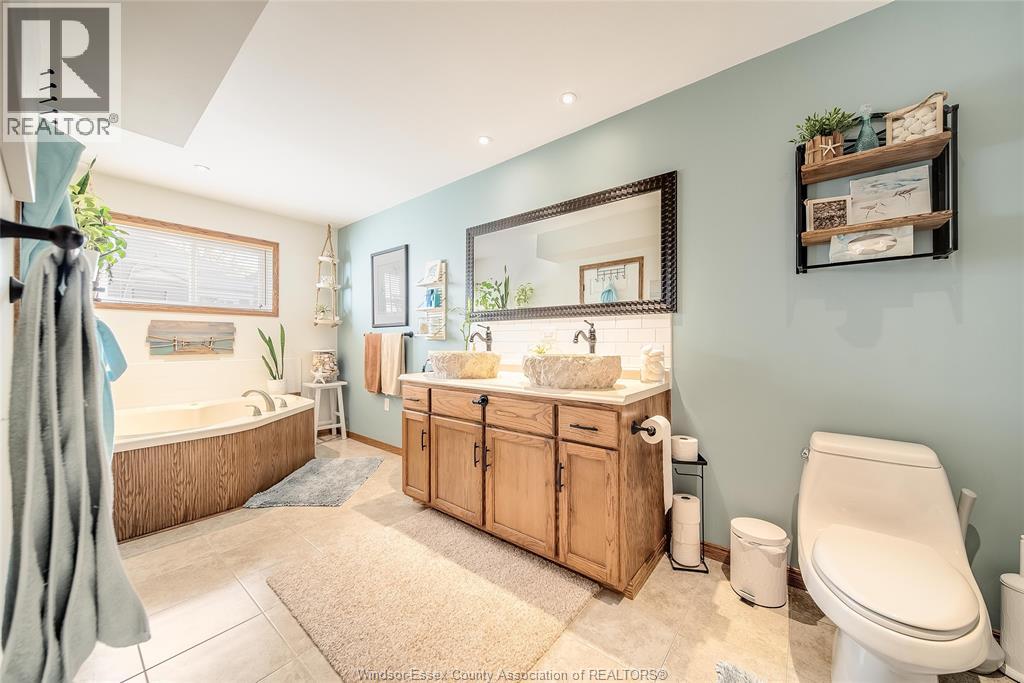 2706 Robert Road, Windsor, Ontario  N8W 5L9 - Photo 30 - 25026920