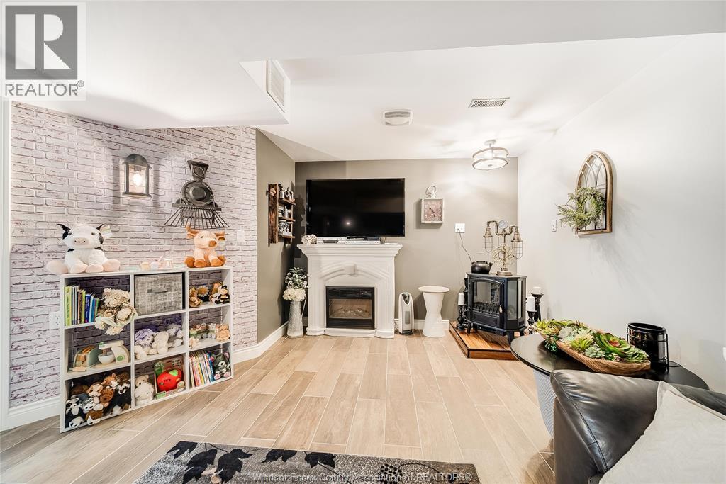 2706 Robert Road, Windsor, Ontario  N8W 5L9 - Photo 33 - 25026920