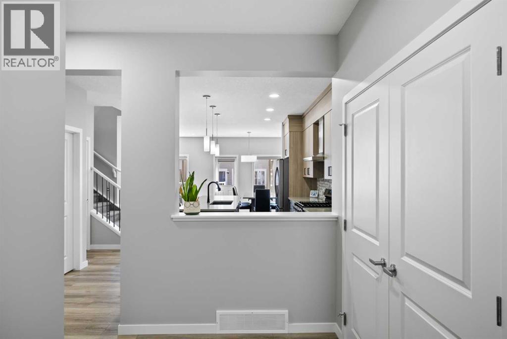 146 Magnolia Way Se, Calgary, Alberta  T3M 3M6 - Photo 6 - A2266328