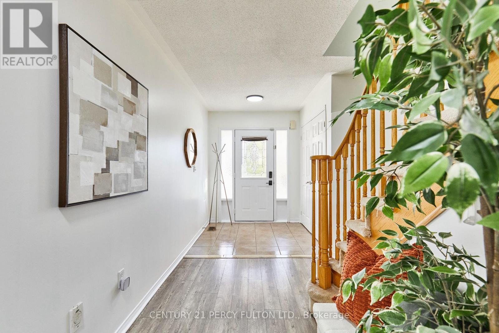 48 Bettina Place, Whitby, Ontario  L1R 0E9 - Photo 4 - E12457835