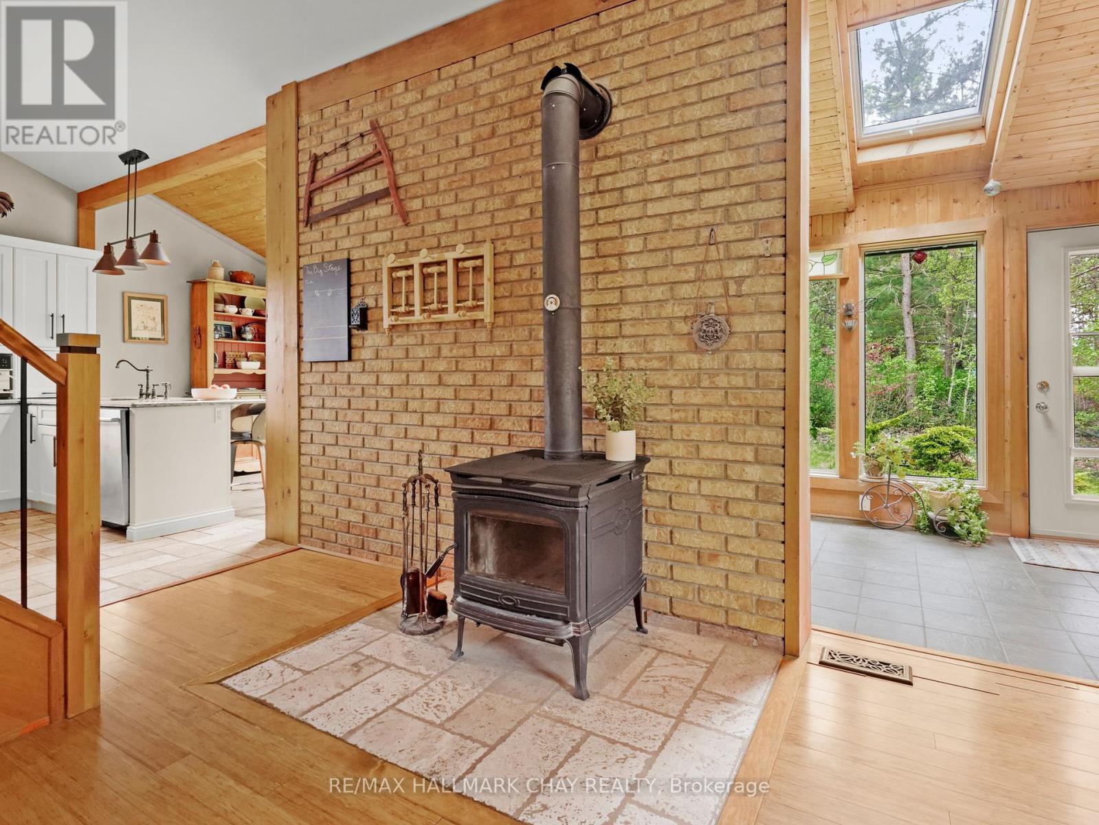 2043 Concession 5 Road, Adjala-Tosorontio, Ontario L0G 1L0 - Photo 16 - N12342210