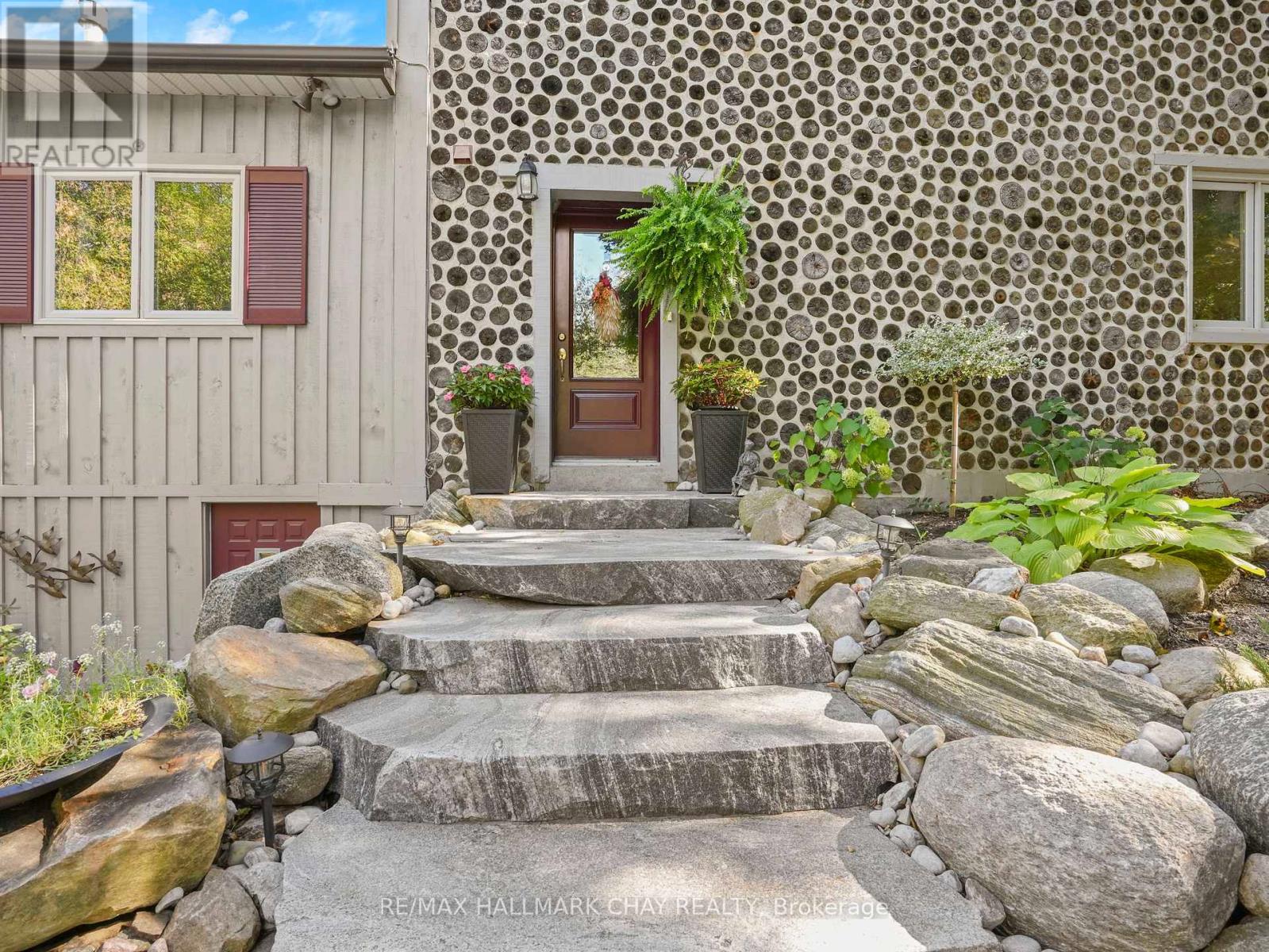 2043 Concession 5 Road, Adjala-Tosorontio, Ontario L0G 1L0 - Photo 8 - N12342210