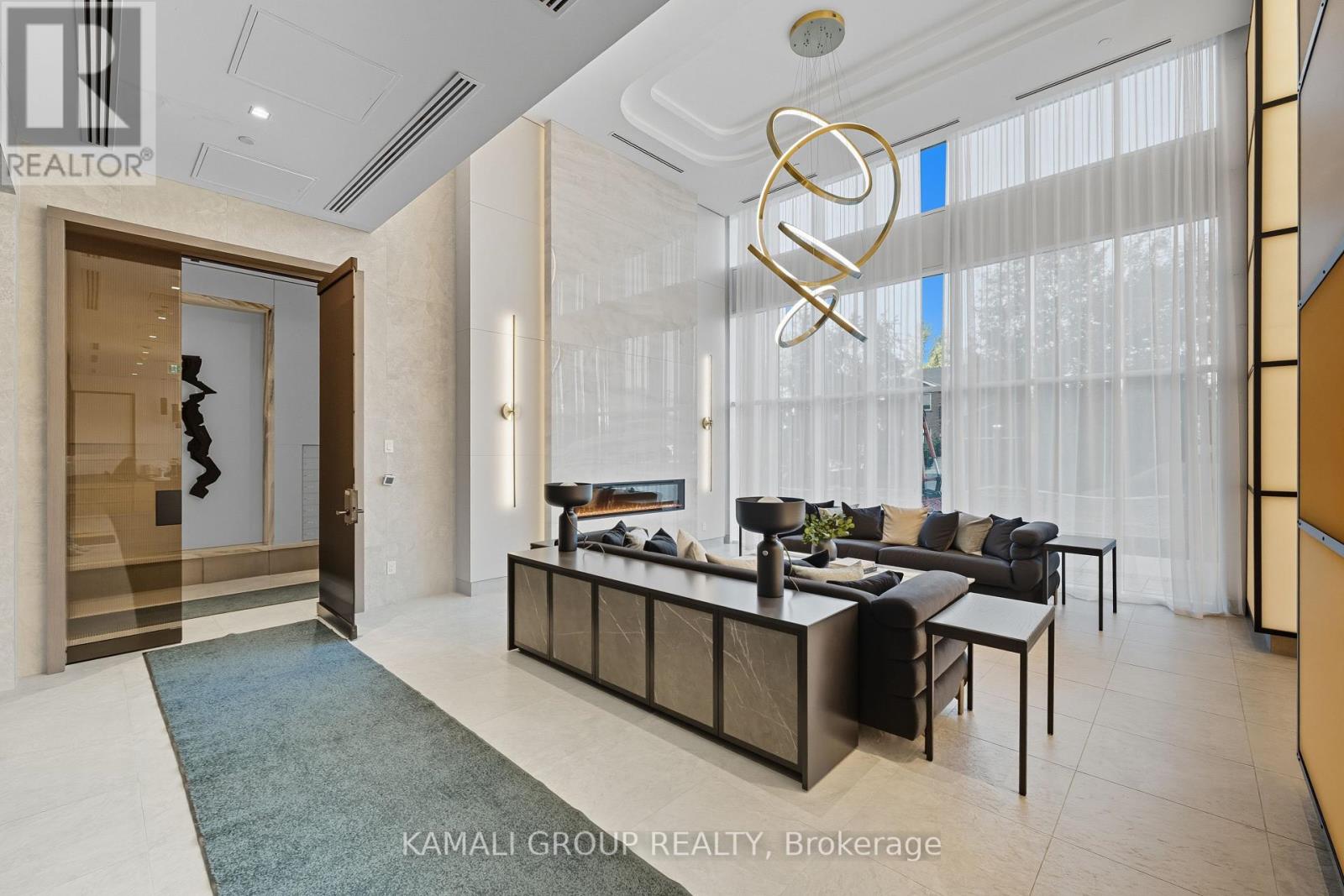 523 - 8888 Yonge Street, Richmond Hill, Ontario  L4C 5V6 - Photo 2 - N12450766