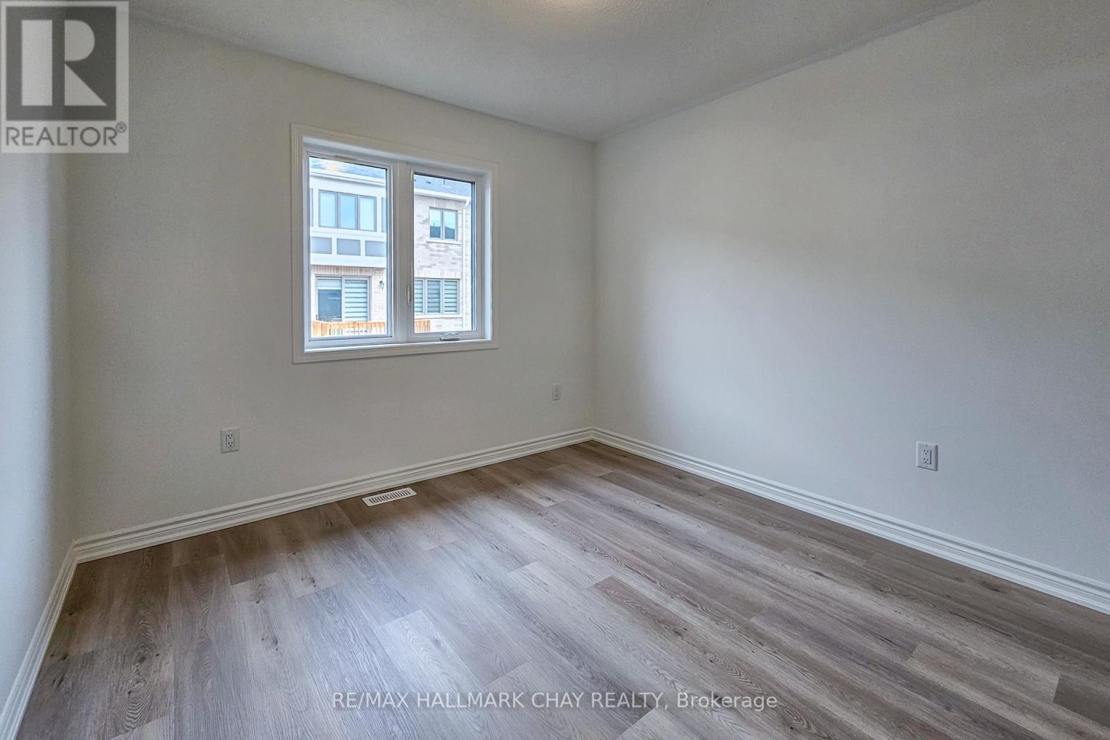 8 Vinewood Crescent, Barrie, Ontario L9J 0B7 - Photo 21 - S12454758