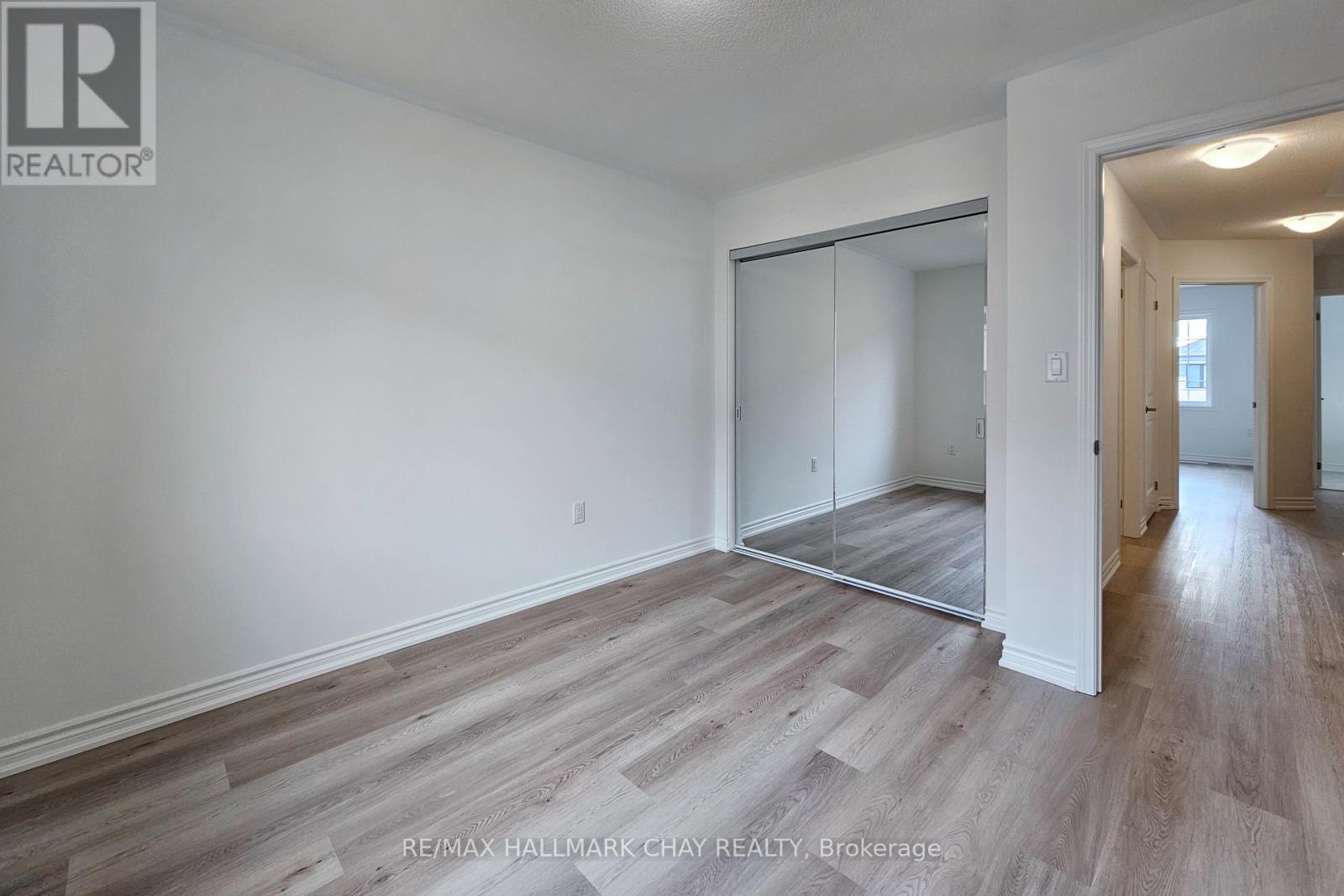 8 Vinewood Crescent, Barrie, Ontario L9J 0B7 - Photo 19 - S12454758