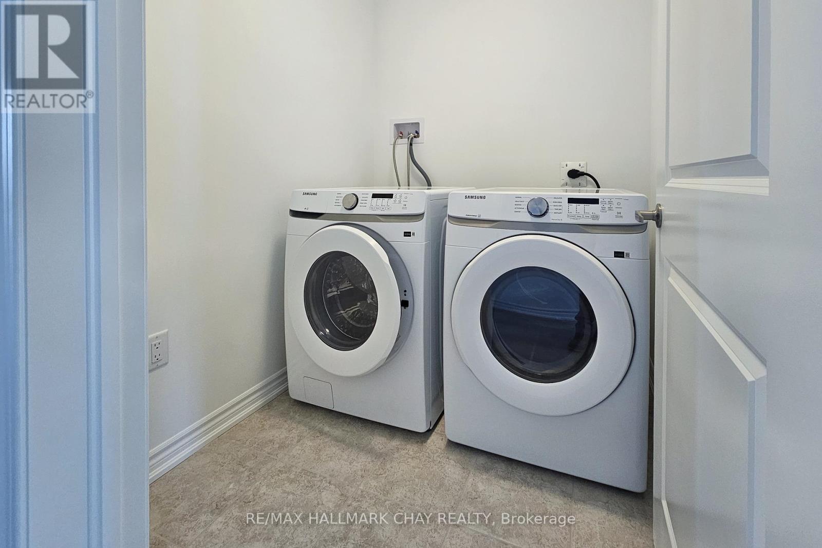 8 Vinewood Crescent, Barrie, Ontario L9J 0B7 - Photo 22 - S12454758