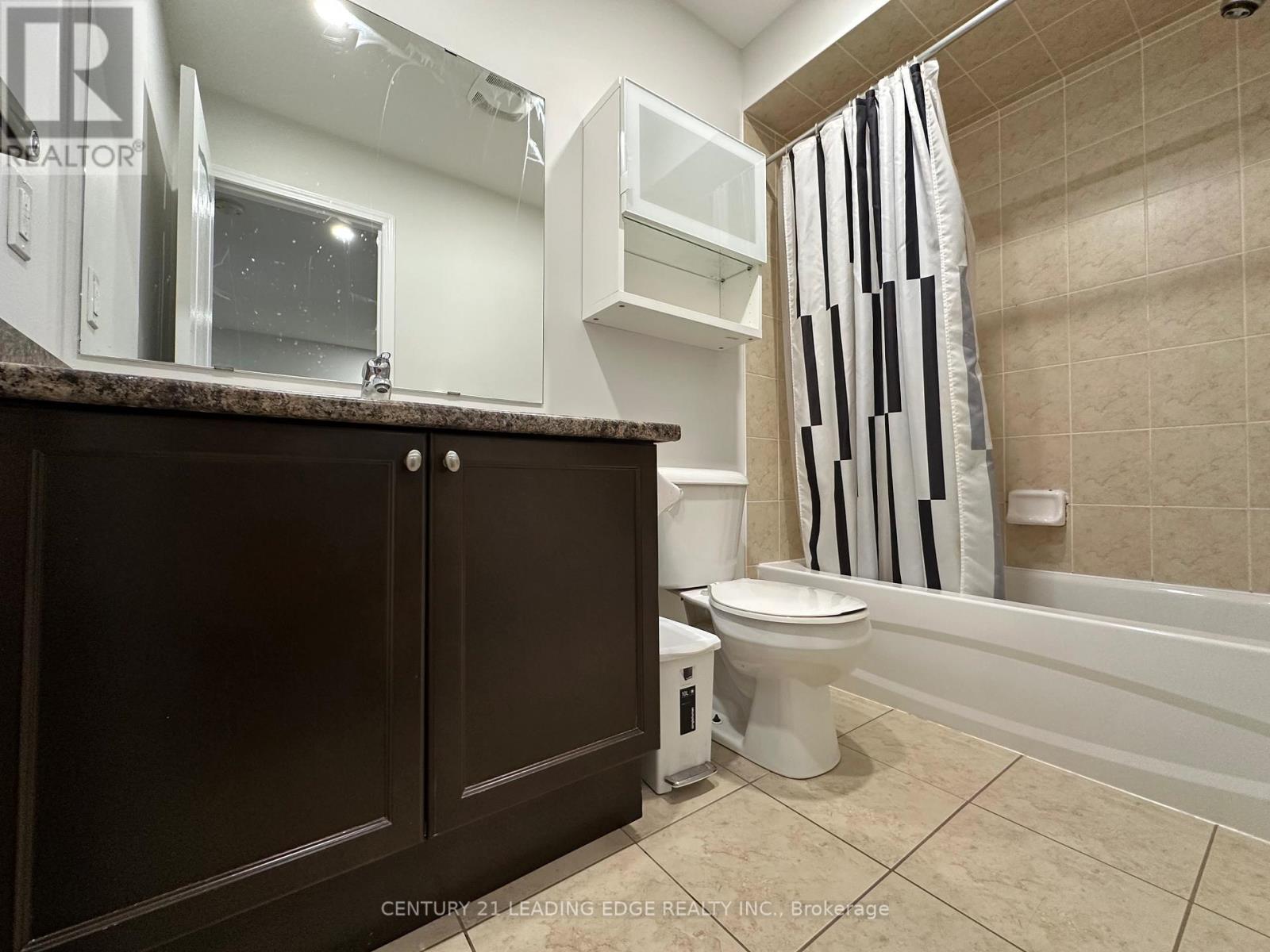 438 Beach Boulevard, Hamilton (Hamilton Beach), Ontario  L8H 6X1 - Photo 13 - X12486516