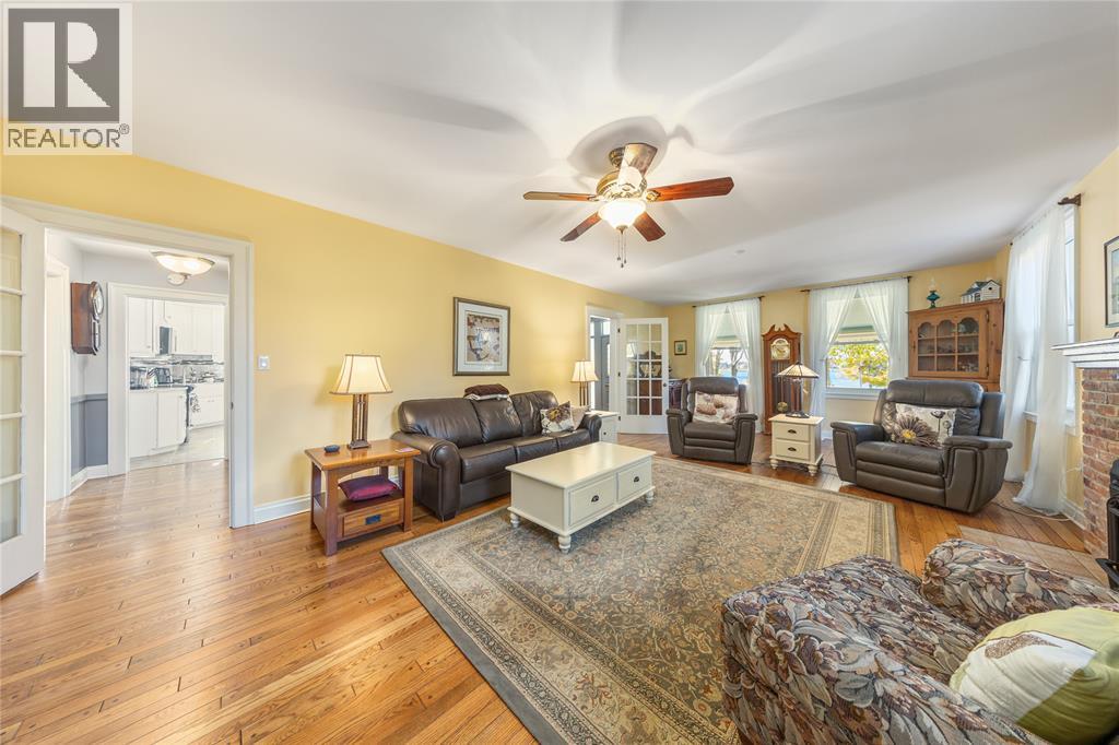 1266 St Clair Parkway, Moore Township, Ontario  N0N 1H0 - Photo 19 - 25027427