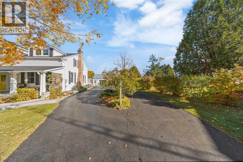 1266 St Clair Parkway, Moore Township, Ontario  N0N 1H0 - Photo 3 - 25027427