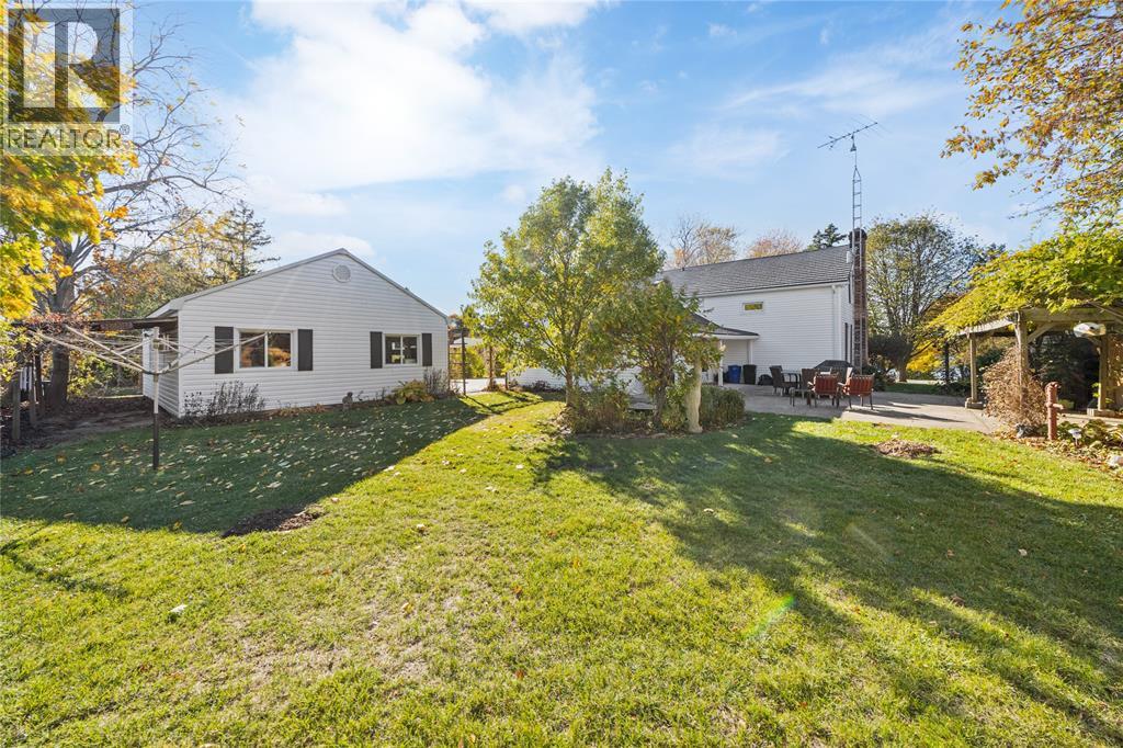 1266 St Clair Parkway, Moore Township, Ontario  N0N 1H0 - Photo 35 - 25027427