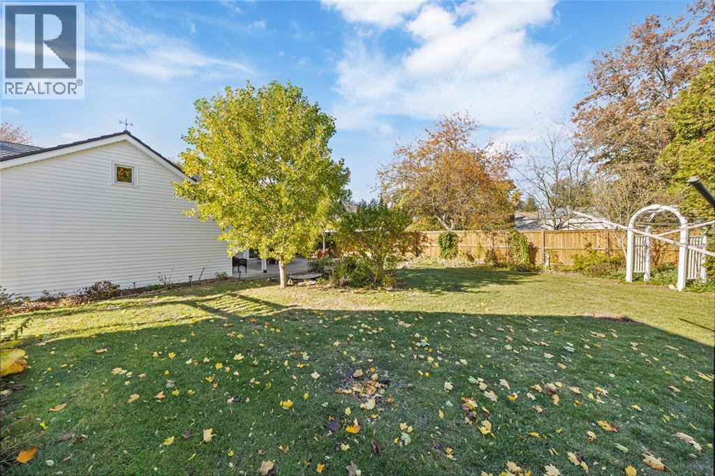 1266 St Clair Parkway, Moore Township, Ontario  N0N 1H0 - Photo 36 - 25027427