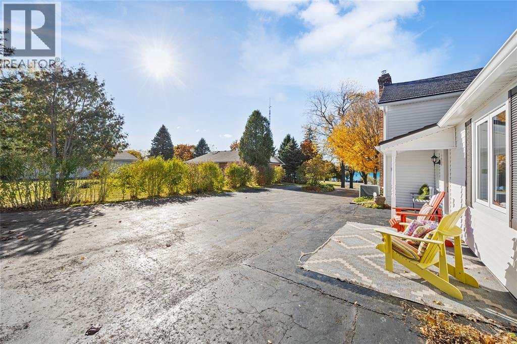 1266 St Clair Parkway, Moore Township, Ontario  N0N 1H0 - Photo 37 - 25027427