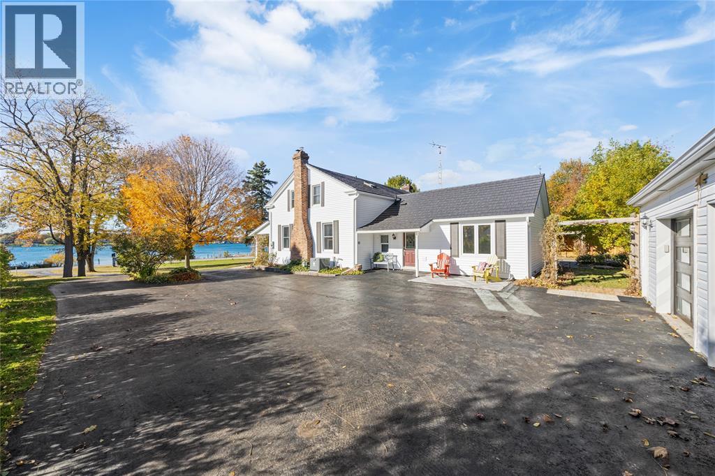 1266 St Clair Parkway, Moore Township, Ontario  N0N 1H0 - Photo 38 - 25027427