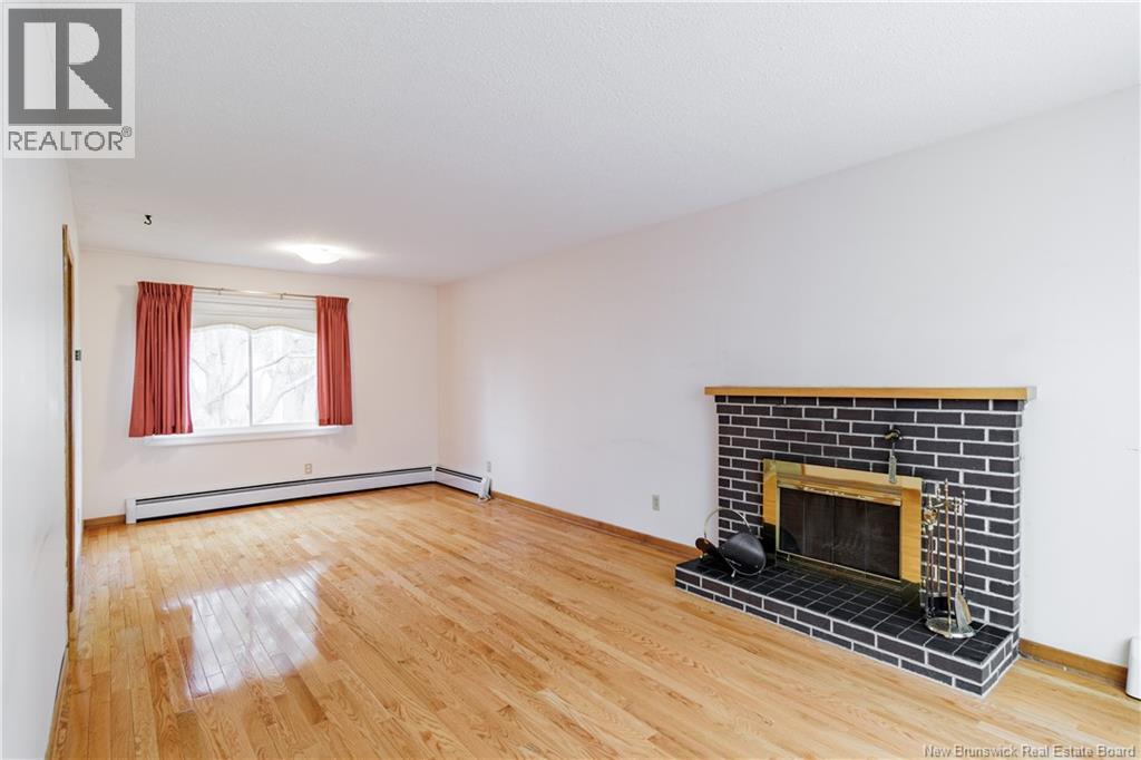 117 Epworth Circle, Fredericton, New Brunswick  E3A 2M7 - Photo 3 - NB129145