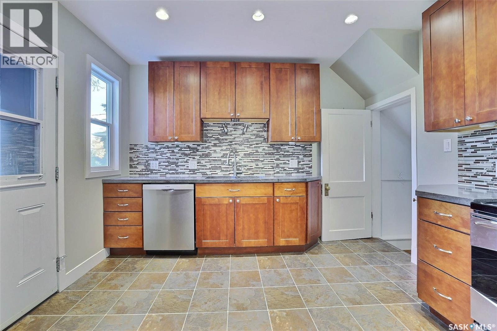 2818 Regina Avenue, Regina, Saskatchewan  S4S 0G5 - Photo 19 - SK021858