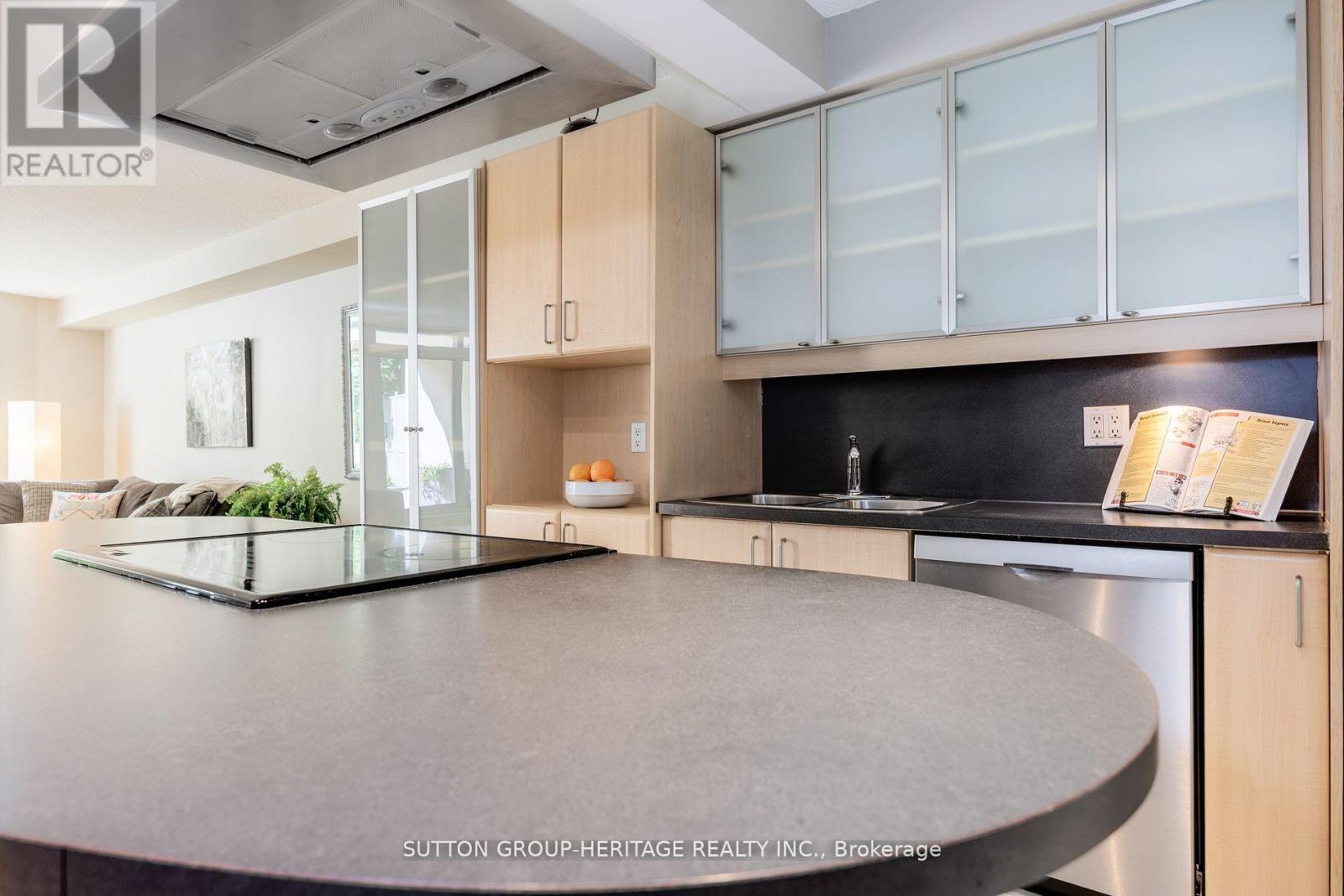 126 - 550 Queens Quay W, Toronto, Ontario  M5V 3M8 - Photo 12 - C12487187