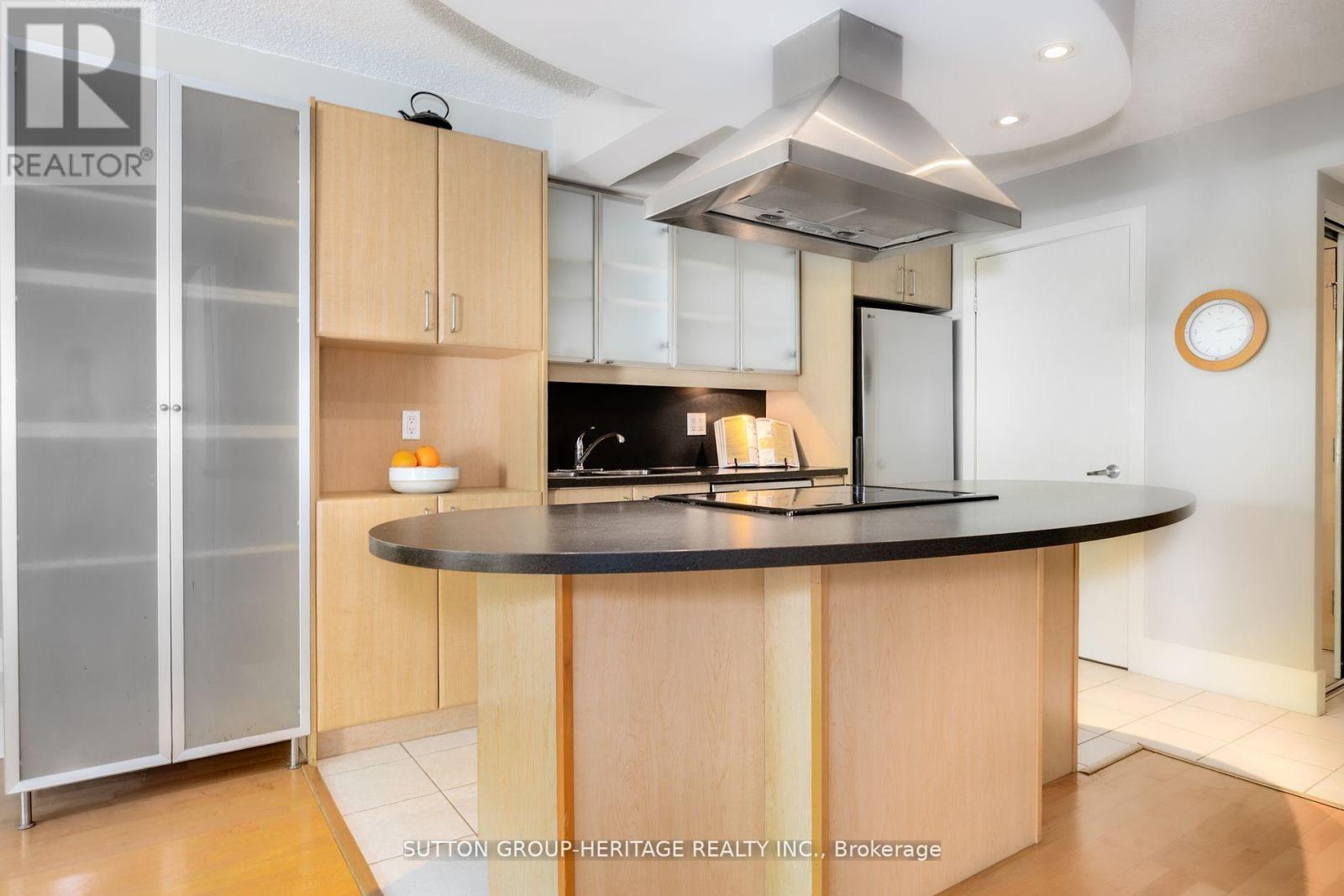 126 - 550 Queens Quay W, Toronto, Ontario  M5V 3M8 - Photo 16 - C12487187