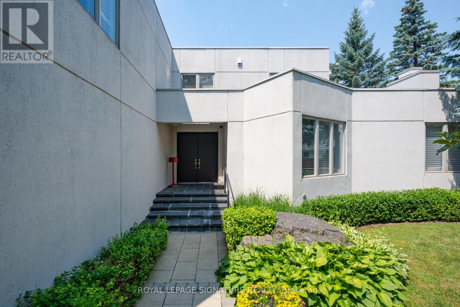 8 Harrison Road, Toronto, Ontario  M2L 1V2 - Photo 3 - C12487203